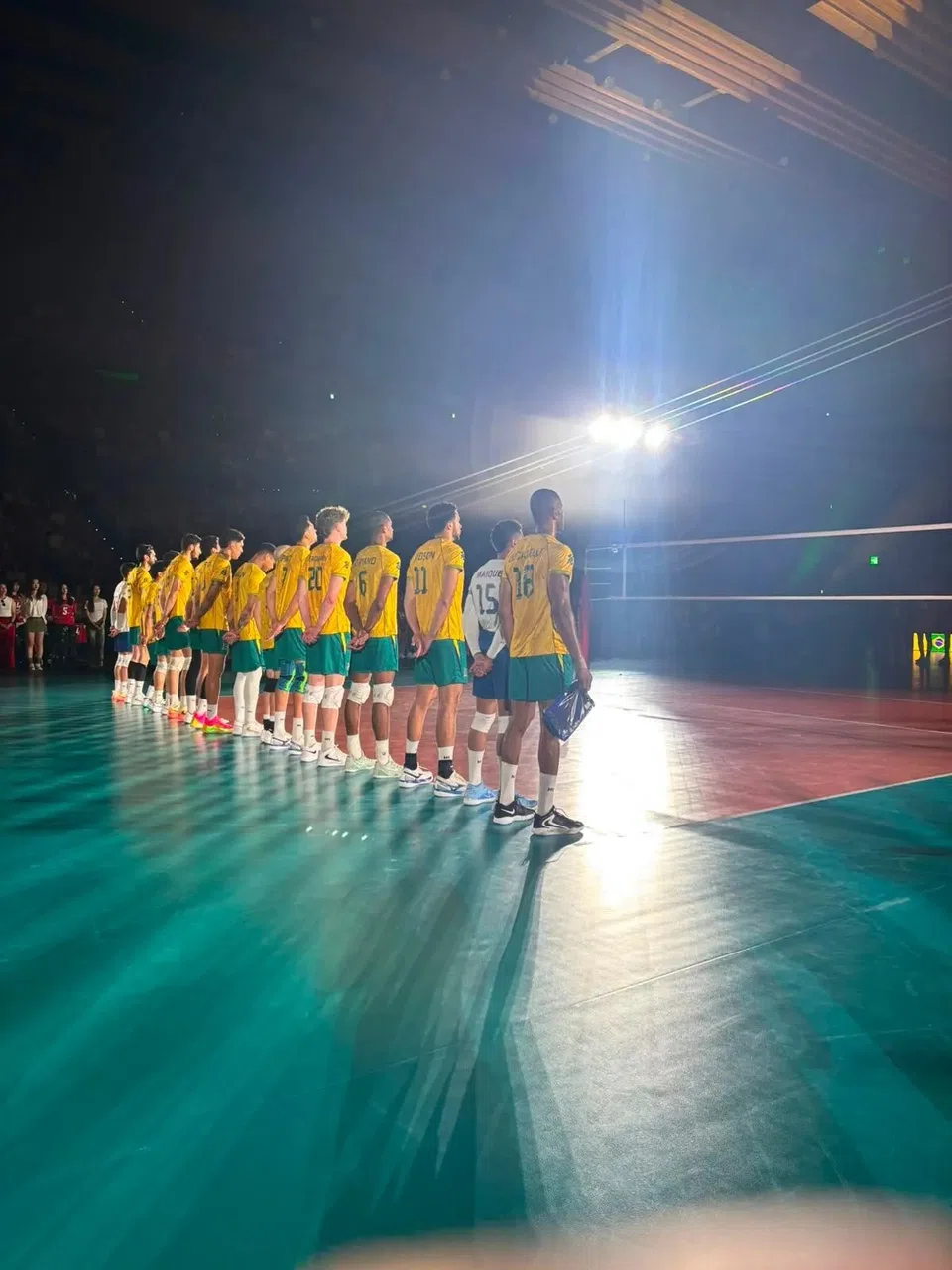 Bernardinho celebra aniversário com festa e vitória do Brasil sobre o Japão